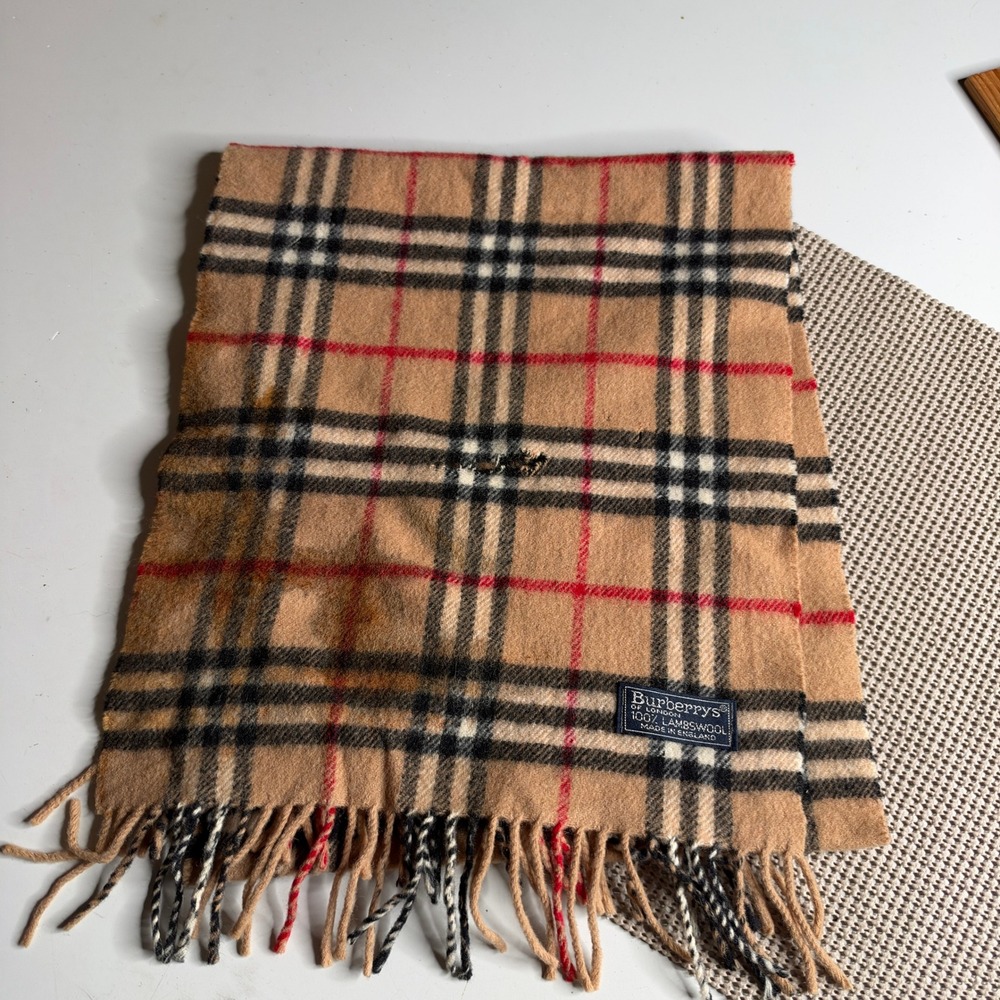 Burberrys of London Vintage 100% Lambswool Scarf Nova Check Tan Made in England